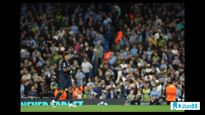 Cầu thủ Napoli tạo ra khoảnh khắc ấn tượng khi vượt qua phòng ngự của Sporting CP Cầu thủ Napoli tạo ra khoảnh khắc ấn tượng khi vượt qua phòng ngự của Sporting CP